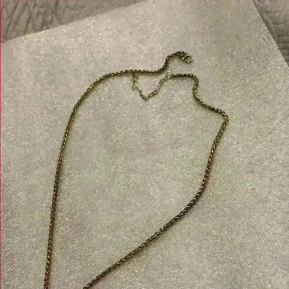 Gorgeous Necklace - Picture 3 of 3